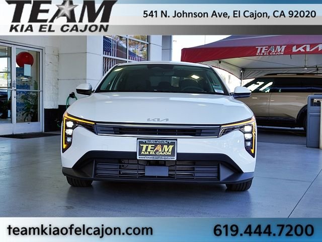 Used 2026 White Kia LXS image 4