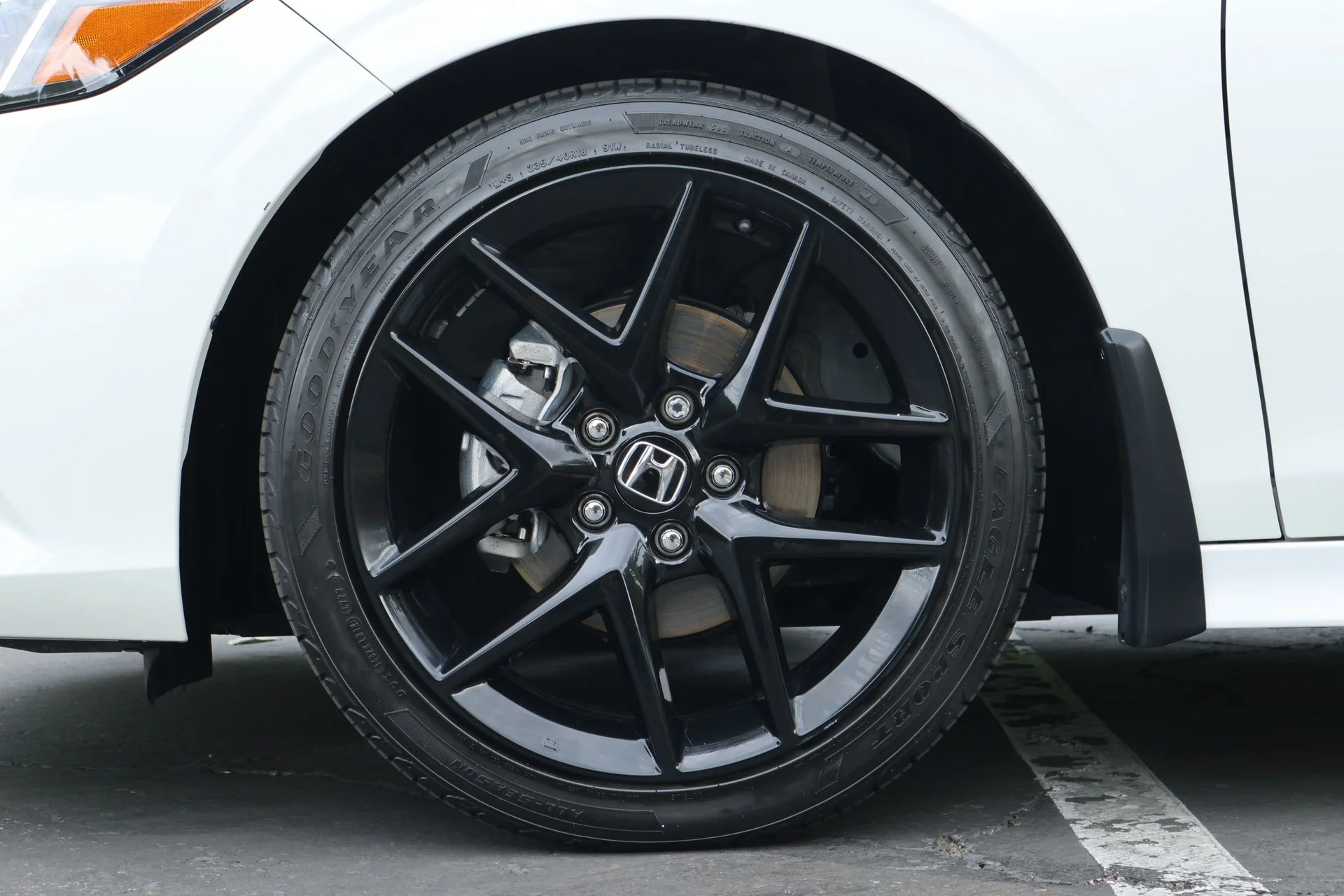 Used 2024  Honda Sport image 5