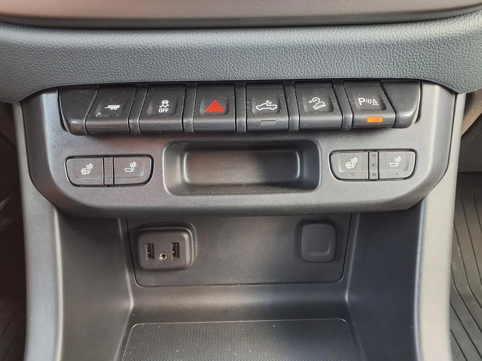 Used 2020 Shadow Gray Metallic Chevrolet 4WD Z71 image 7
