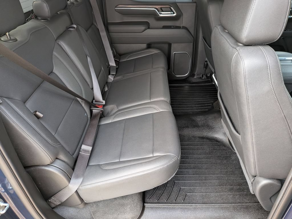 Used 2022 Blue GMC SLT image 17
