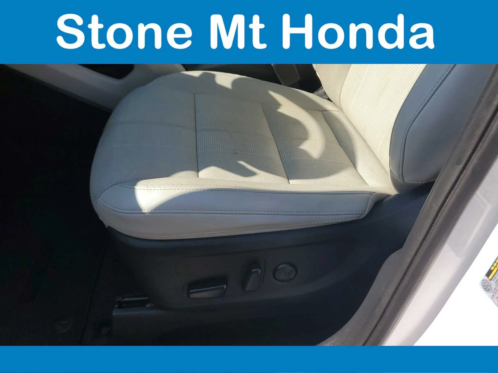 Used 2021 Glacial White Pearl Kia EX image 19