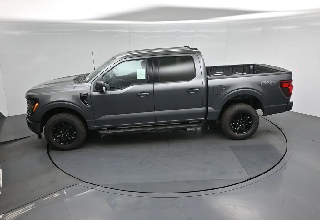 New 2026 Carbonized Gray Metallic Ford XLT image 40