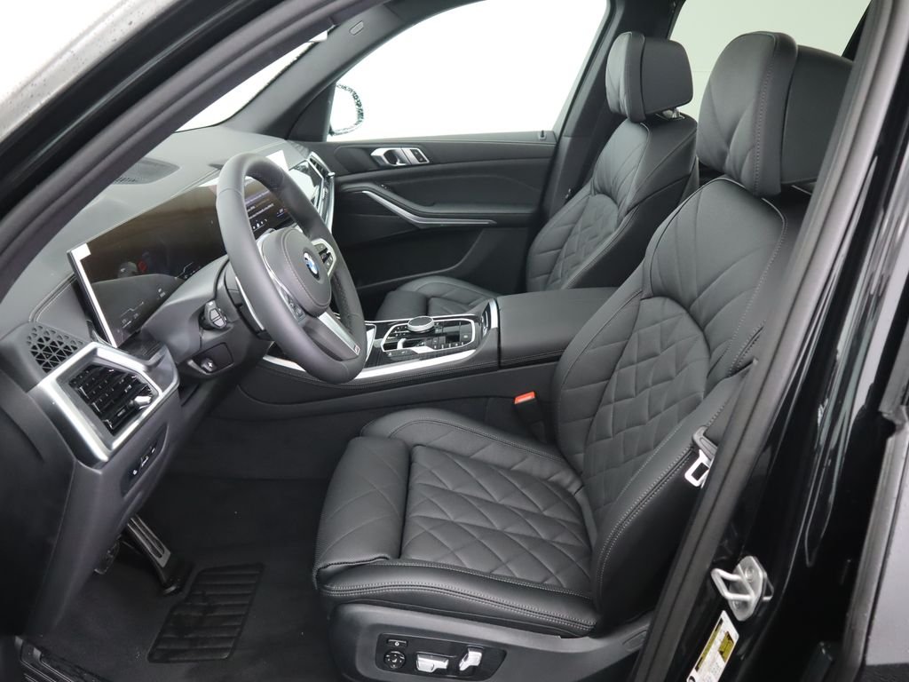Used 2026 Black Sapphire Metallic BMW xDrive40i image 21