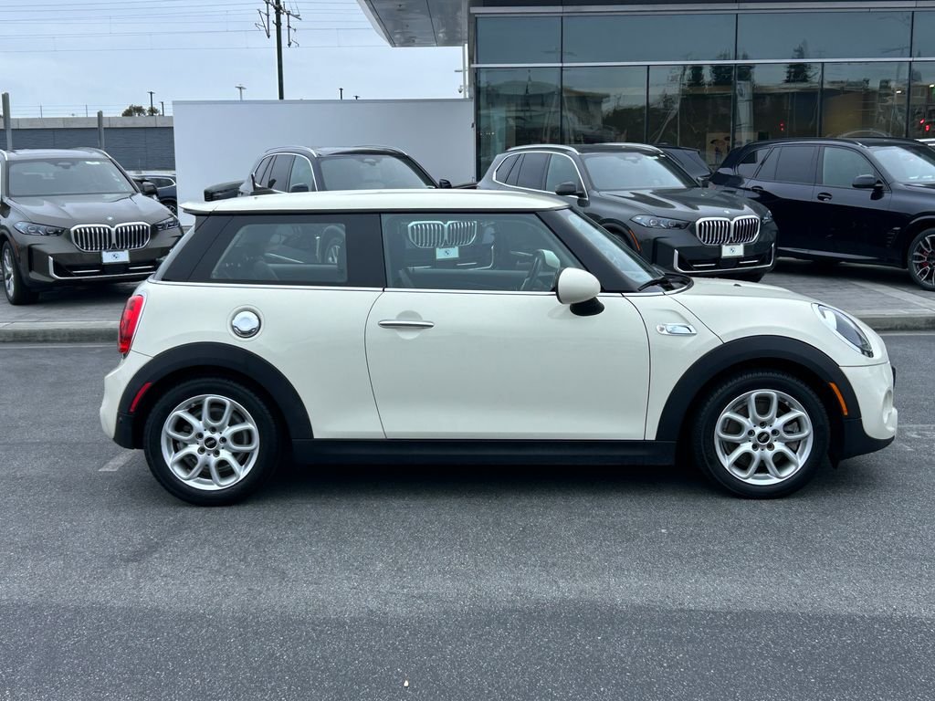 Used 2019 Pepper White MINI Classic image 6