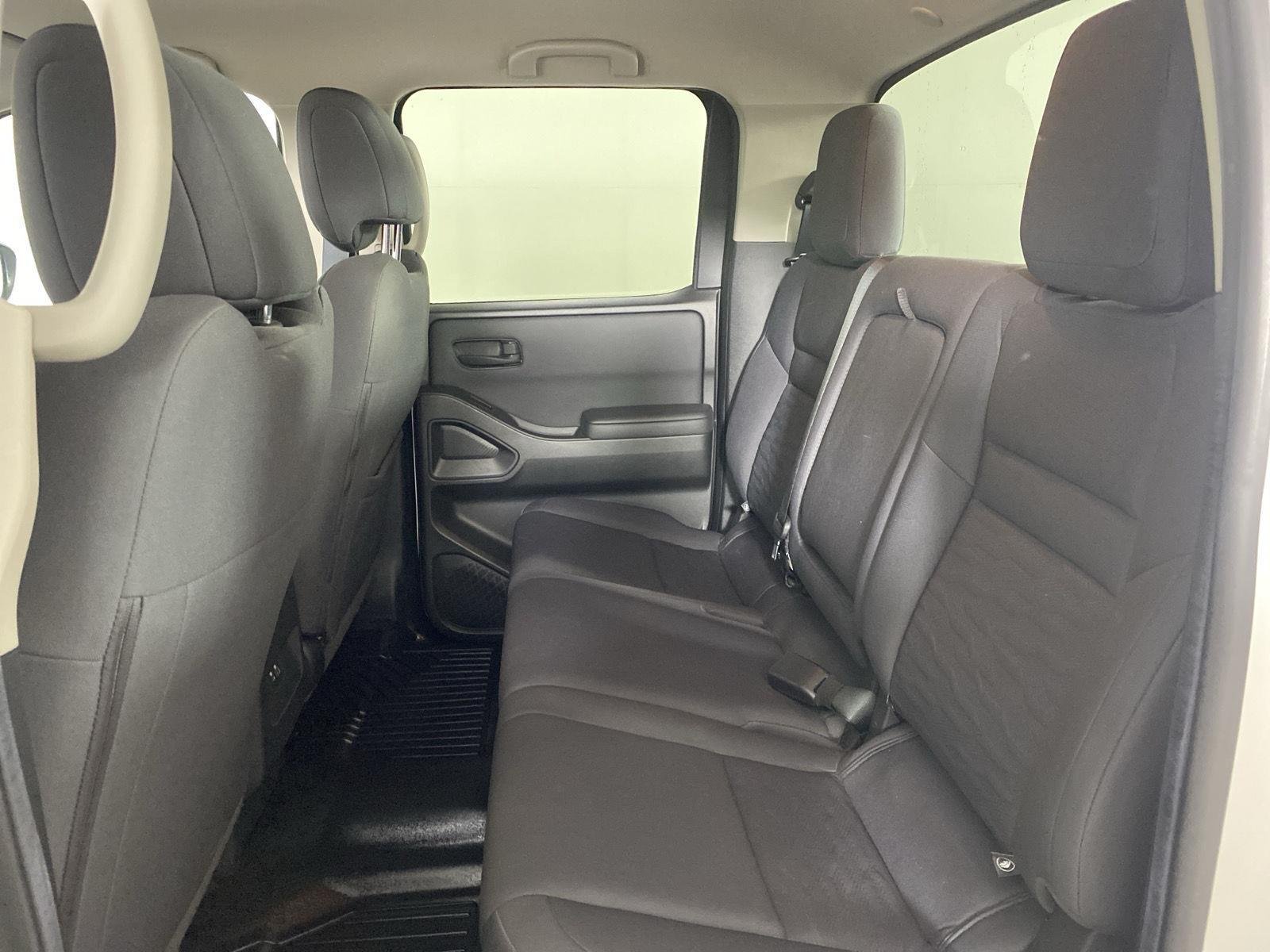 Used 2022 Glacier White Nissan S image 21