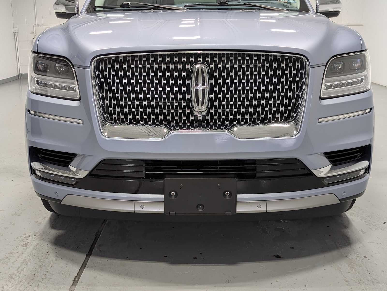 Used 2021 Chroma Crystal Blue Lincoln Black Label image 2