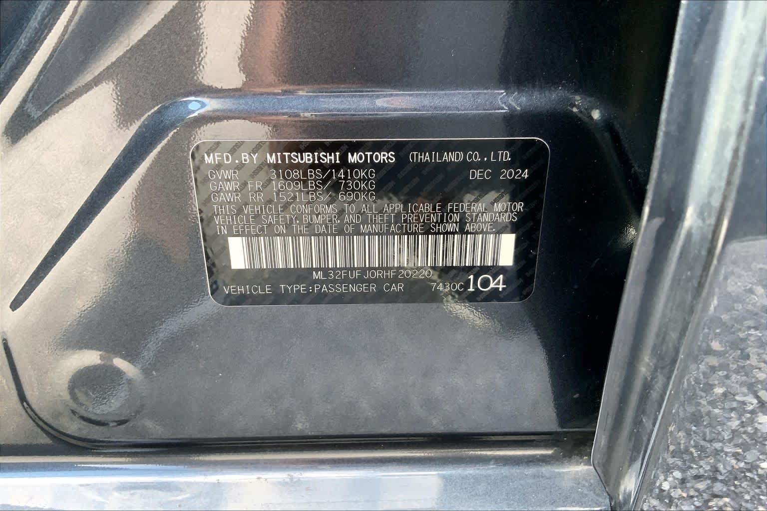 Used 2024 Graphite Gray Metallic Mitsubishi ES image 31