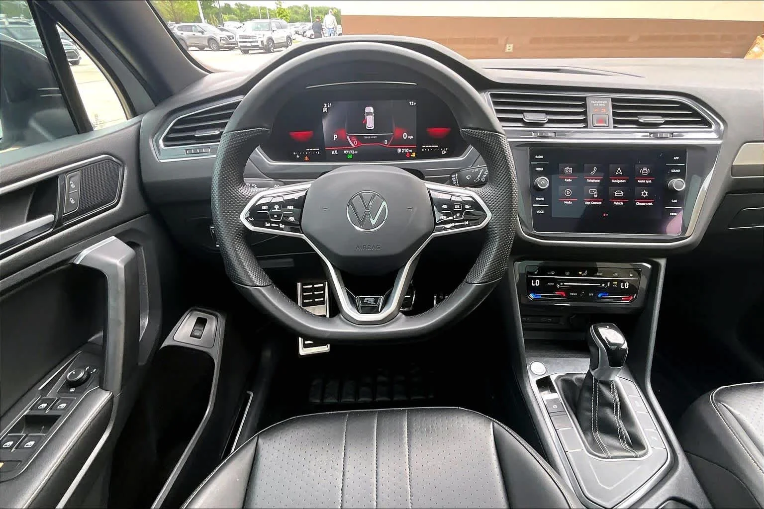 Used 2022 Oryx White Pearl Volkswagen SE R-Line Black image 6