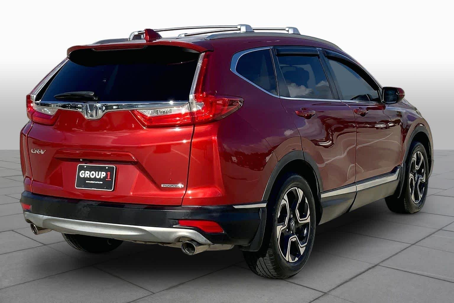 Used 2018 Basque Red Pearl II Honda Touring image 13