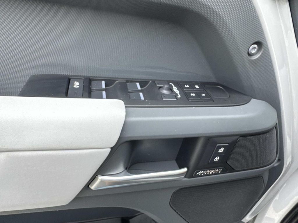 New 2026 Borasco Grey Land Rover X-Dynamic SE image 12