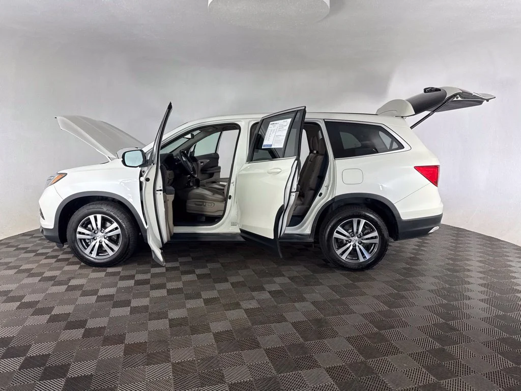 Used 2017 White Honda EX-L image 14