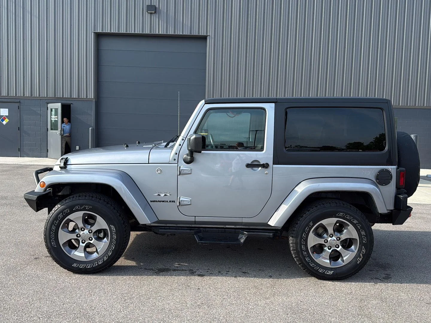 Used 2016 Billet Silver Metallic Clearcoat Jeep Sahara image 6