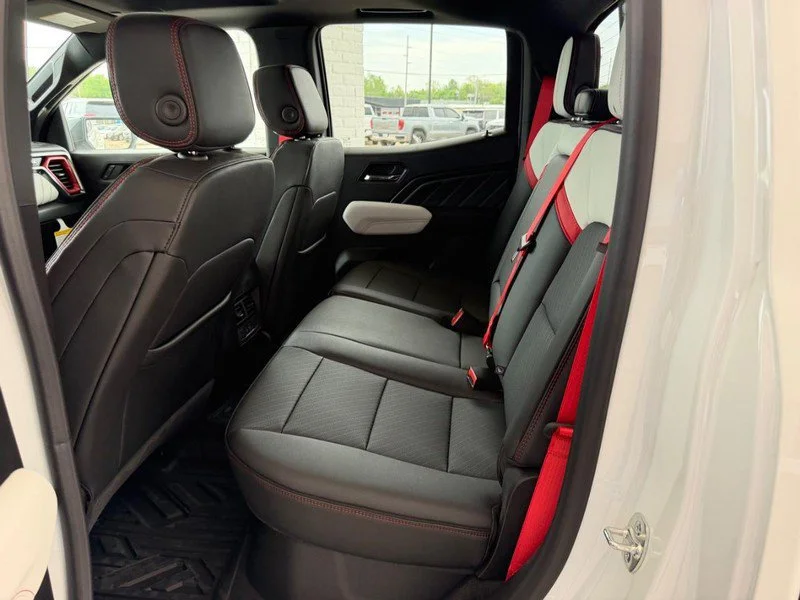 2026 GMC Canyon AT4X - Photo 6