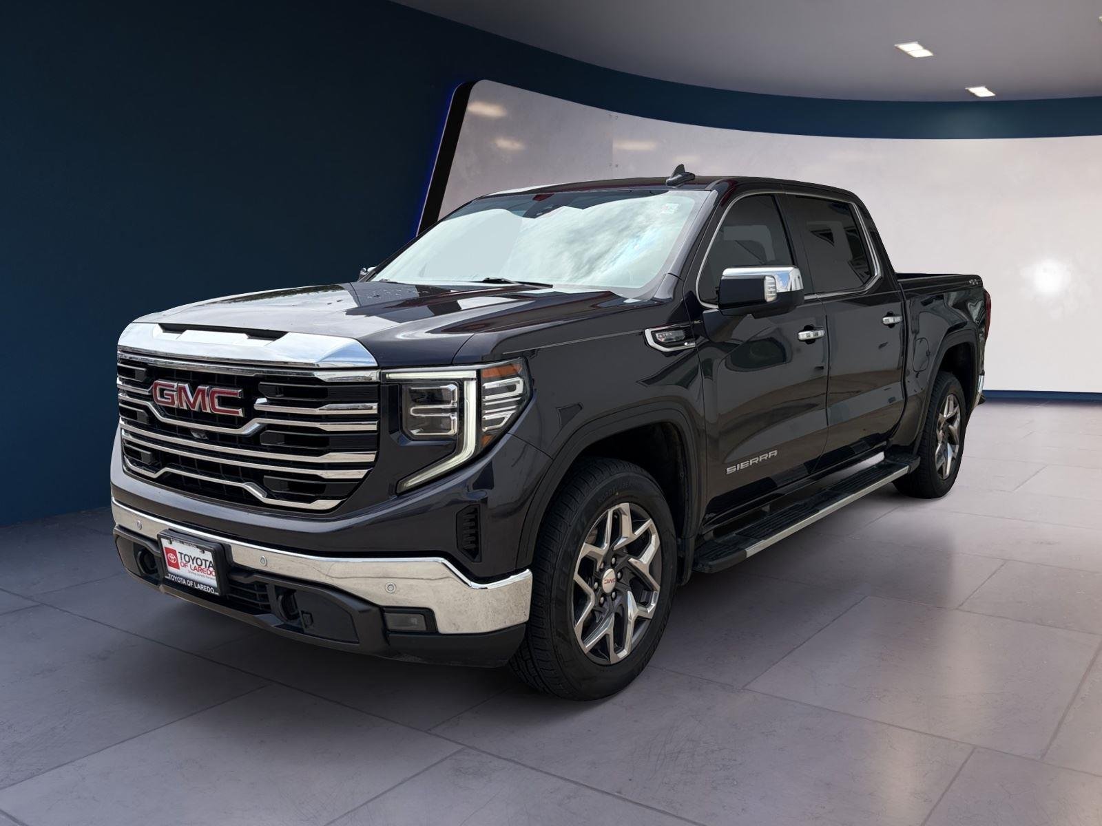 2022 GMC Sierra 4WD Crew Cab Short Box SLT's photo