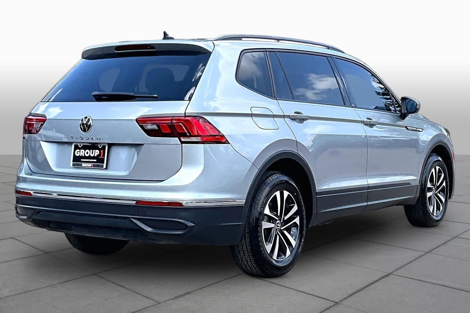 Used 2022 Pyrite Silver Metallic Volkswagen S image 13
