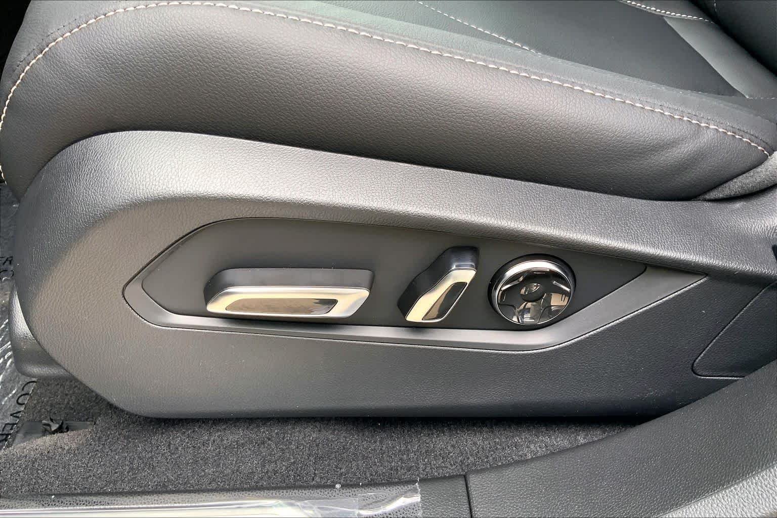 New 2026 Platinum White Pearl Acura  image 18