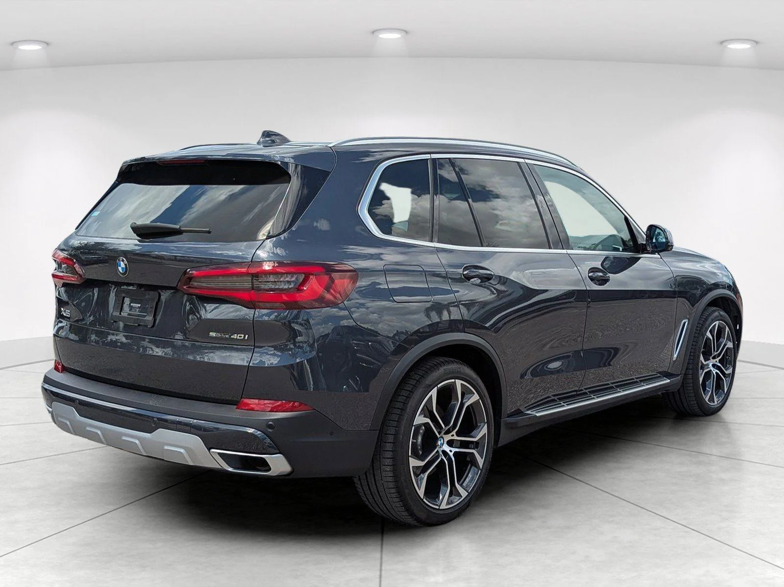 Used 2020 Arctic Grey Metallic BMW sDrive40i image 7