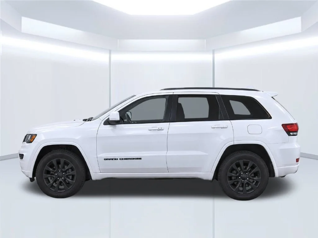 Certified Used 2020 White Jeep Altitude image 10