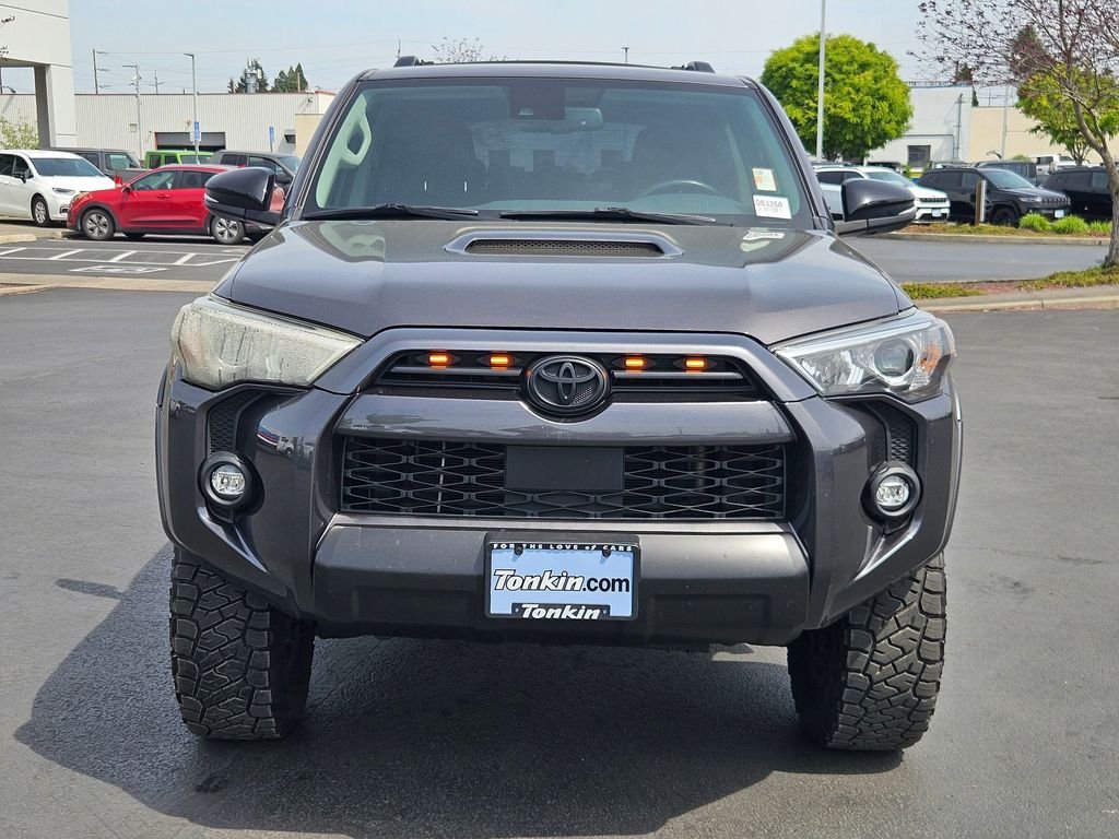 Used 2021 Black Toyota Venture image 9