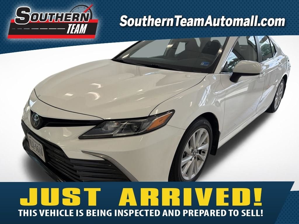 Used 2022 Wind Chill Pearl Toyota LE image 1