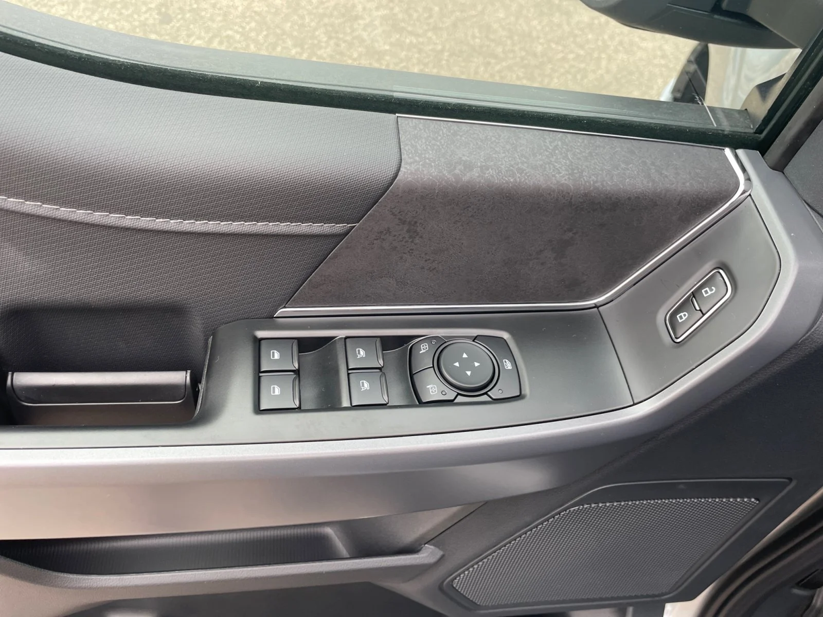 New 2026 Iconic Silver Metallic Ford XLT image 17