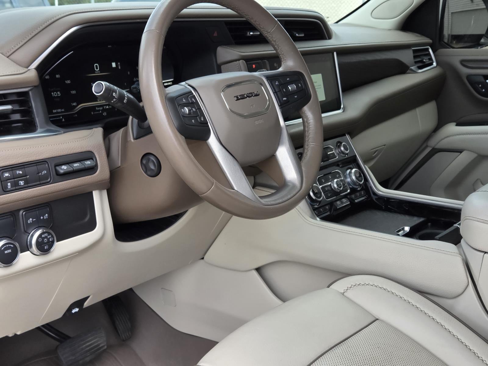 Used 2022 White Frost Tricoat GMC Denali image 32