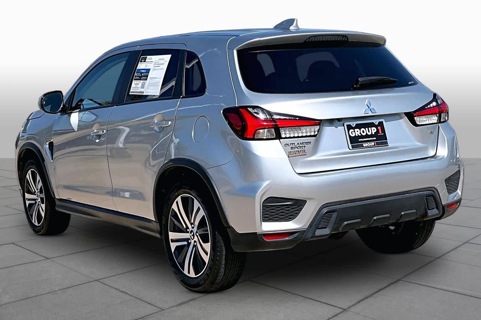 Used 2025 Alloy Silver Metallic Mitsubishi SE image 6