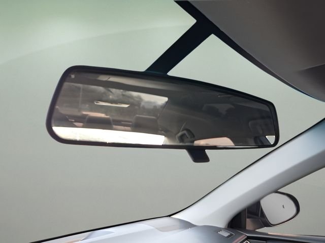 Used 2015 Black Toyota LE image 25