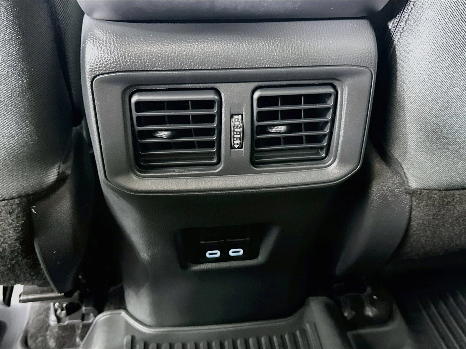 Certified Used 2024  Toyota XLE image 25