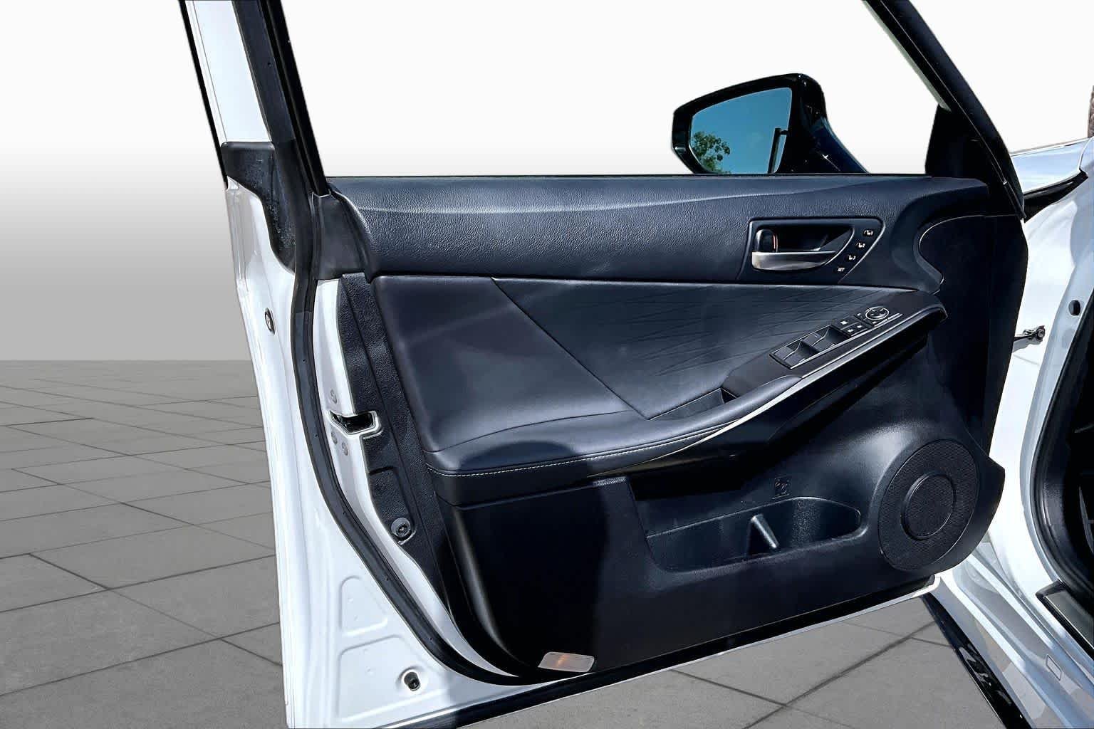 Used 2024 Ultra White Lexus F SPORT image 22