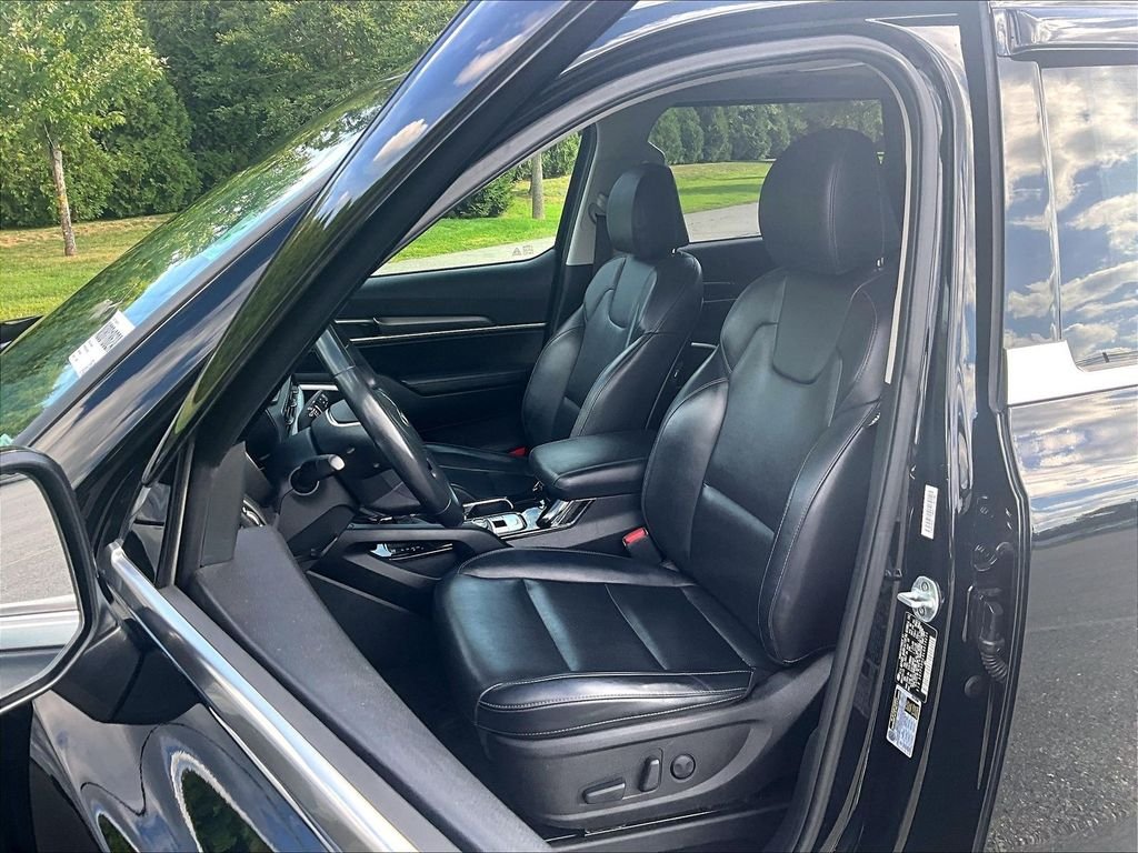 Used 2020 Black Kia S image 10