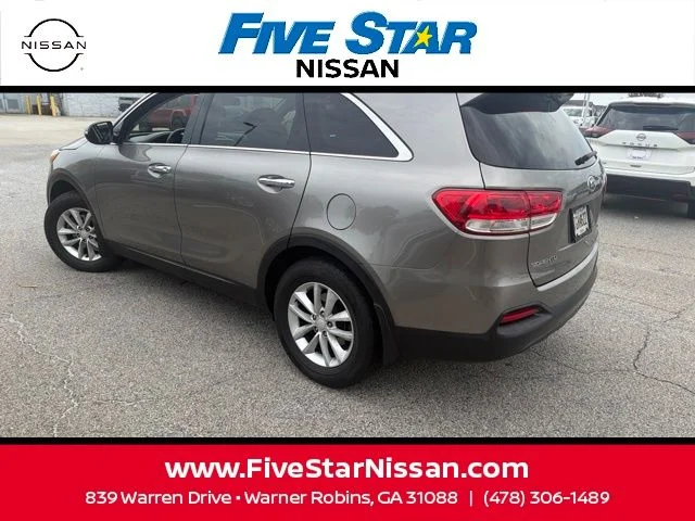 Used 2018 Silver Kia LX image 12