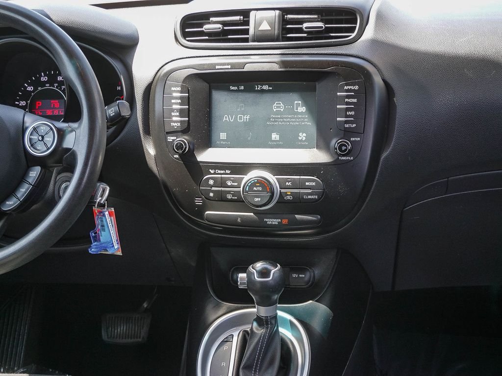 Used 2019 White Kia Plus image 20