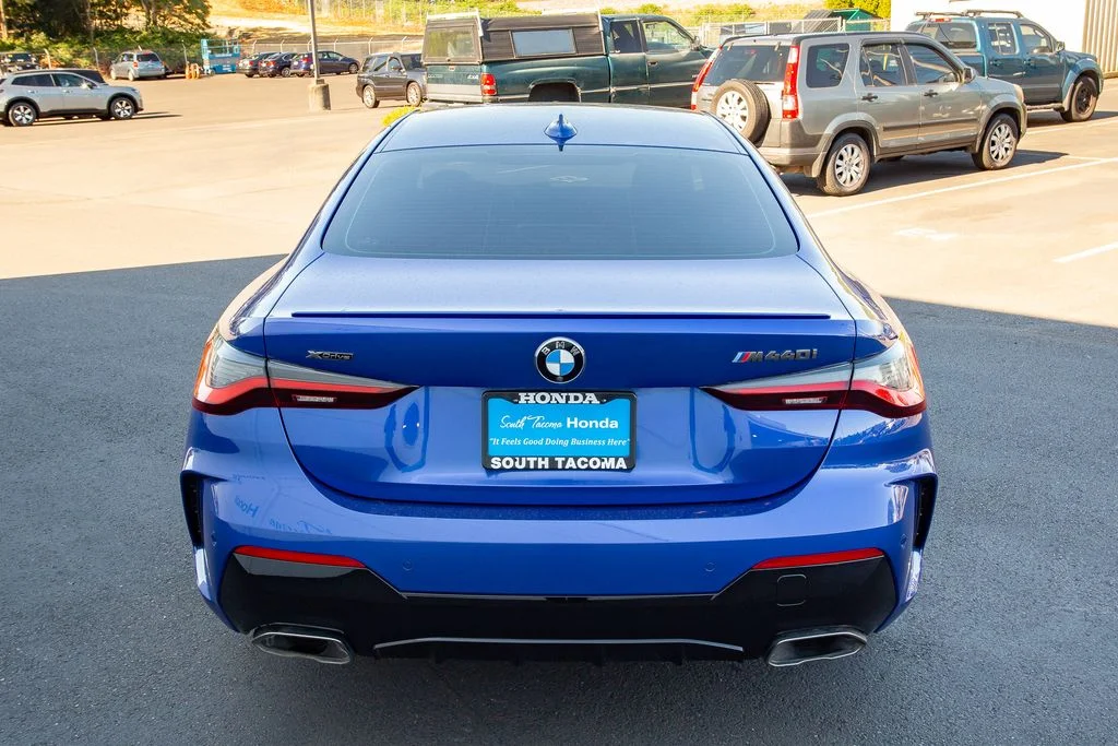 Used 2022 Blue Metallic BMW M440i xDrive image 12