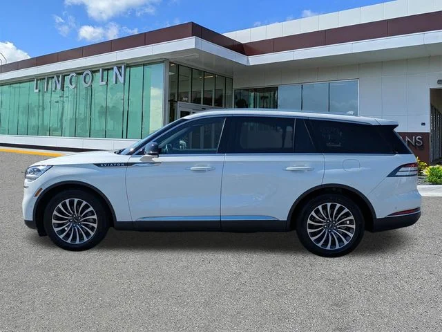 Used 2023 Pristine White Lincoln Reserve image 7