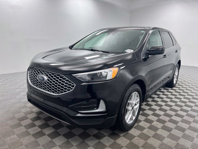 Used 2024 Black Ford SEL image 2