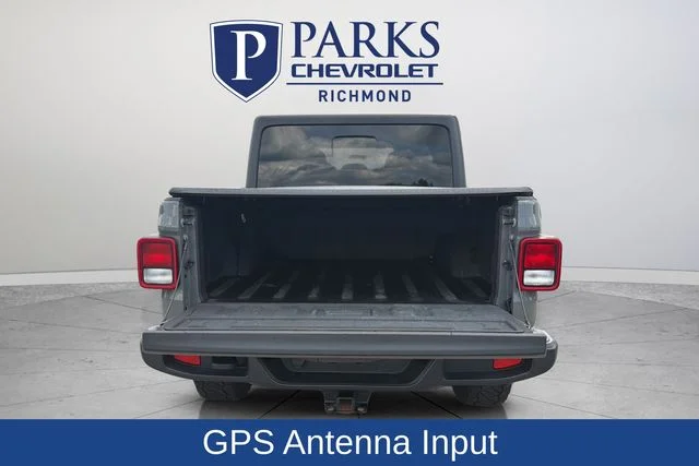Used 2022 Gray Jeep Altitude image 9