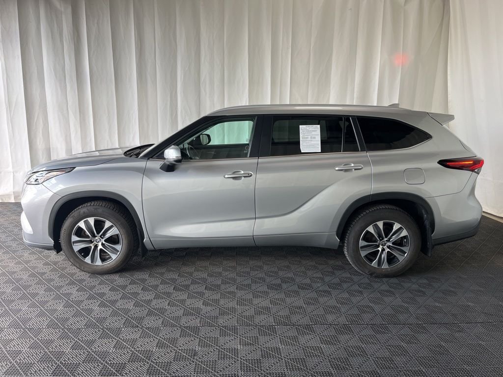 Used 2024 Gray Toyota XLE image 29