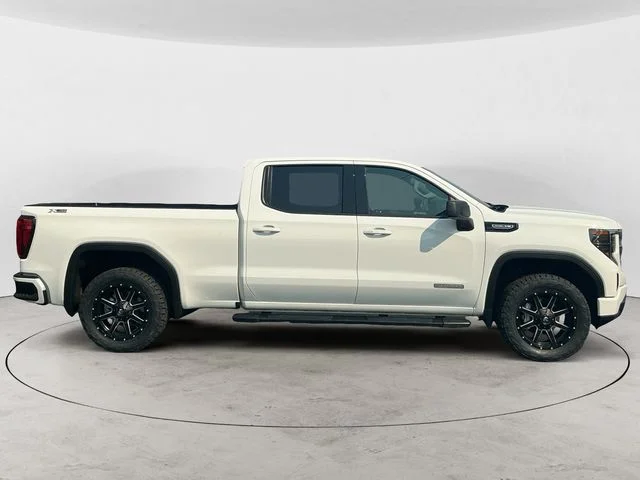Used 2024 White GMC Elevation image 4