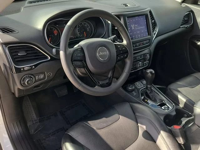Used 2023 White Jeep Altitude Lux image 21