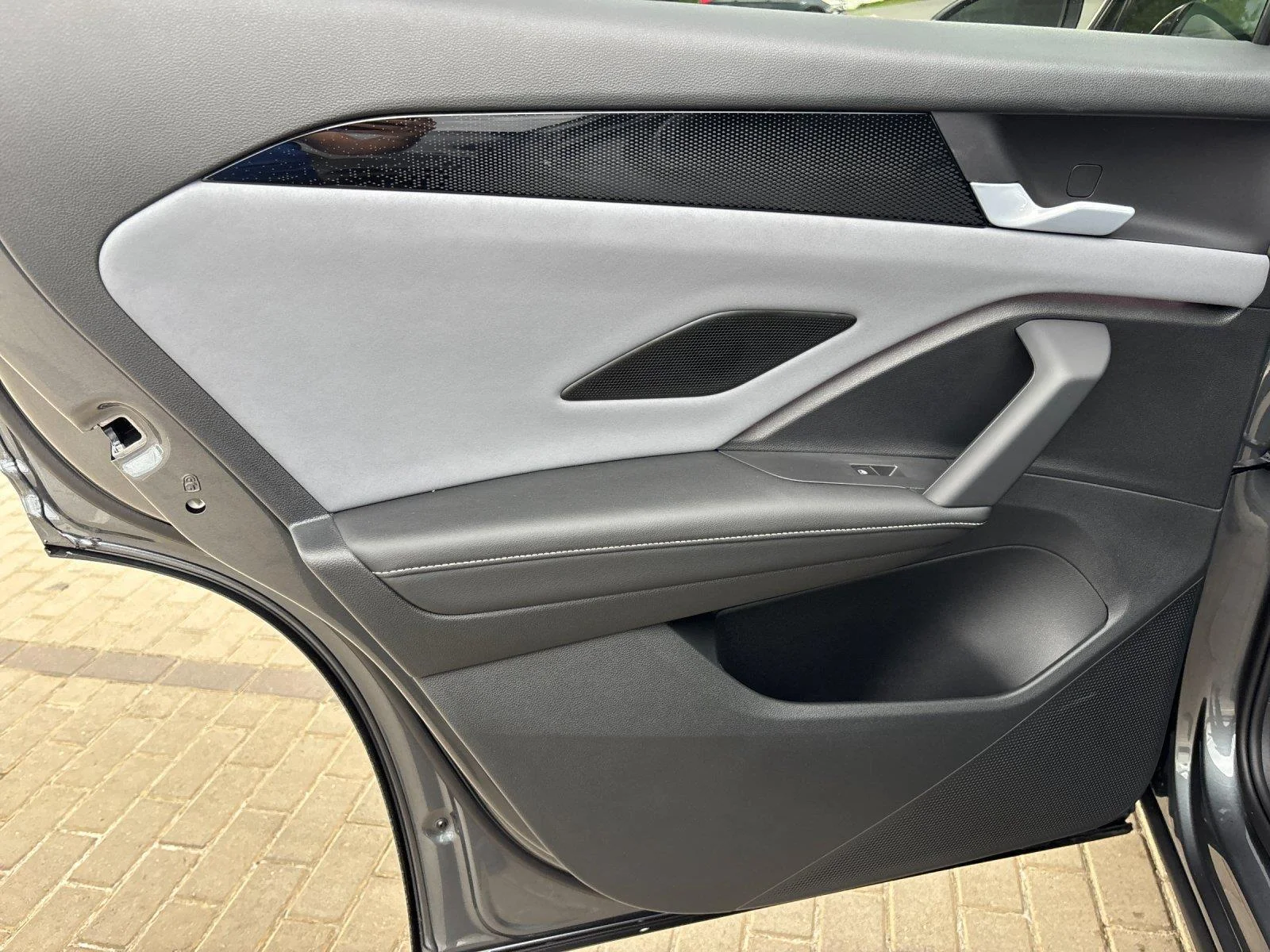 New 2026 platinum gray metallic Volkswagen SE R-Line Black image 31