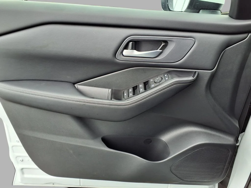 Used 2026 White Nissan SV image 17