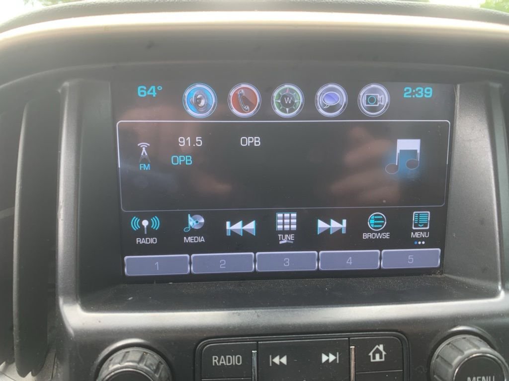 Used 2018 Summit White GMC Denali image 20