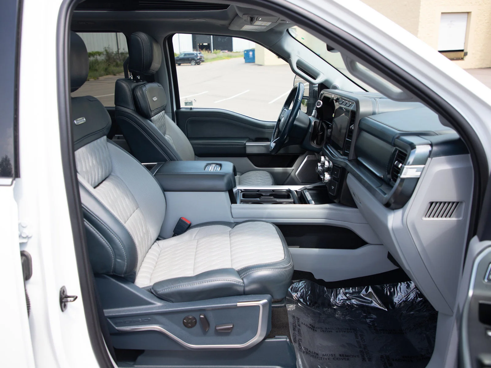 Used 2023 White Ford XL image 11