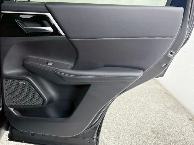 New 2026 Black Mitsubishi SE image 21