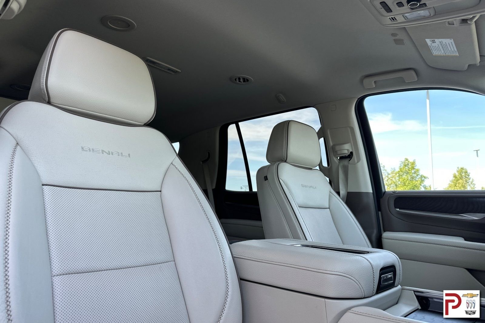 Used 2024 White GMC Denali image 20