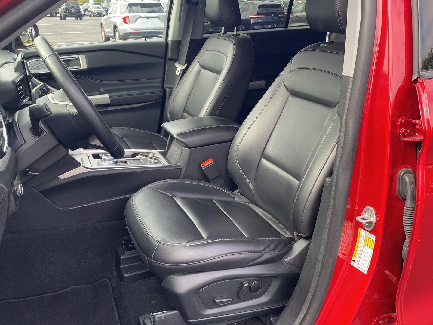 Used 2023 Rapid Red Metallic Tinted Clearcoat Ford XLT image 2