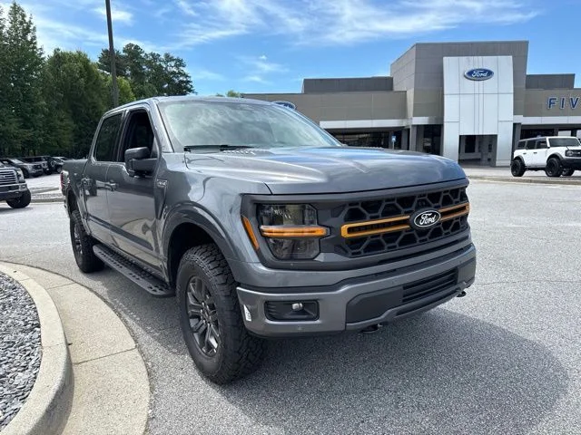 New 2026 Carbonized Gray Metallic Ford Tremor image 3