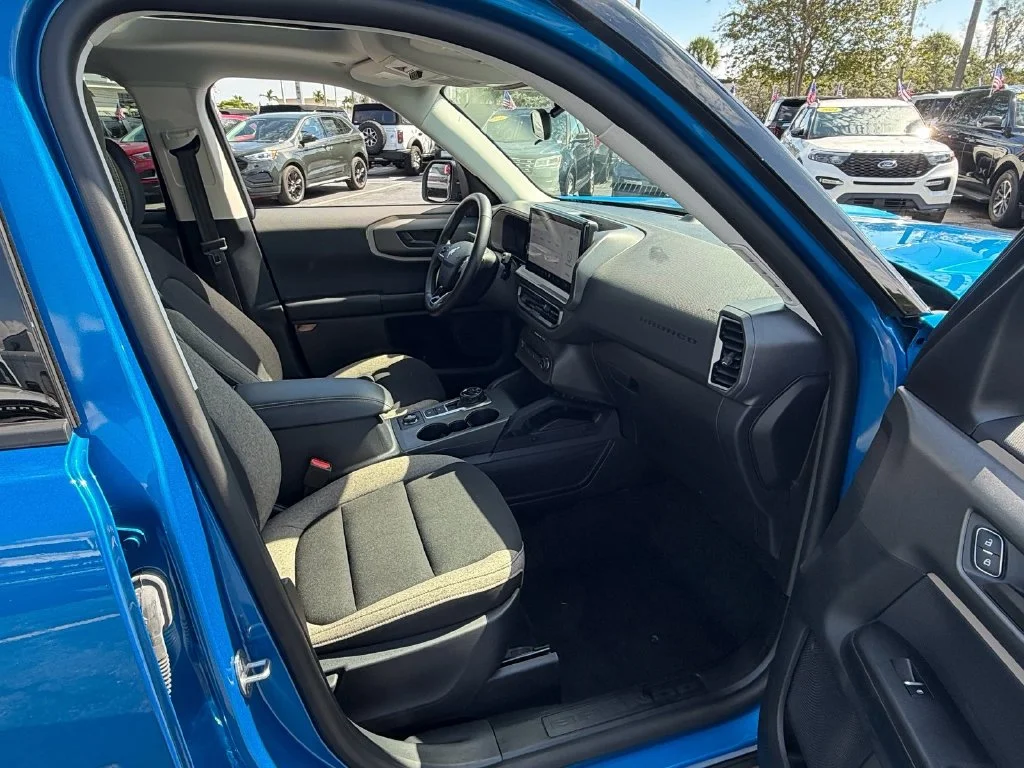 Used 2025 Blue Metallic Ford Big Bend image 17