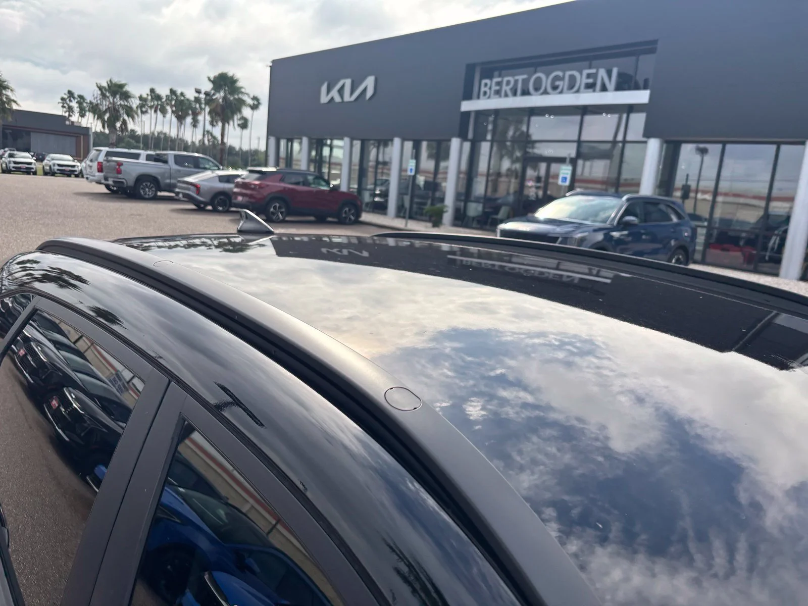 Used 2024 Black Hyundai SEL image 6